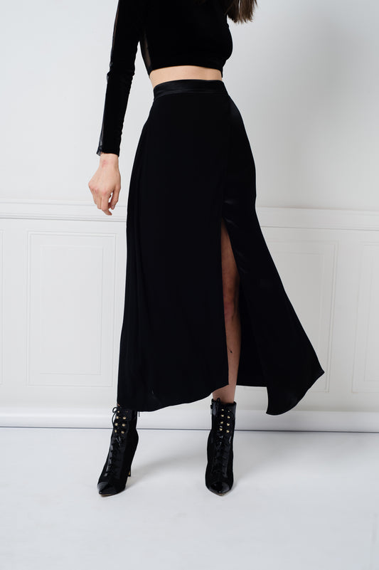 Maran Skirt in Black